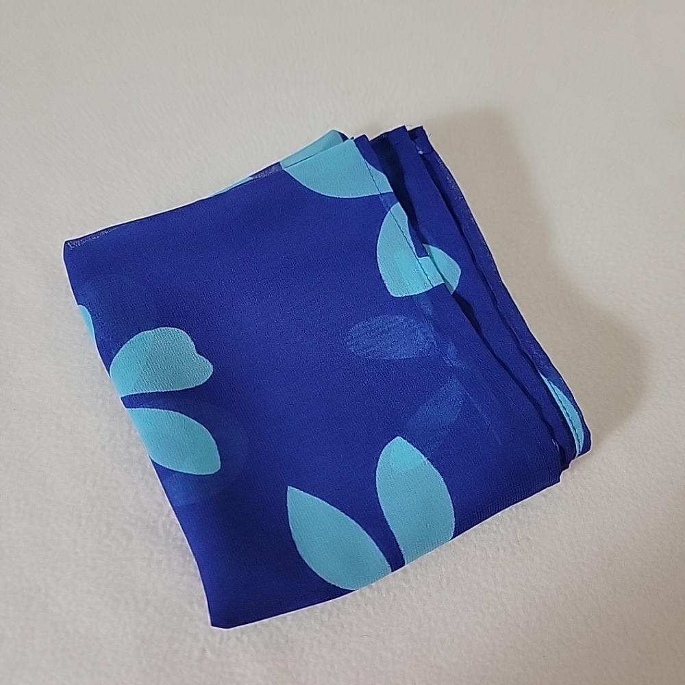 La Blanca Blue Floral Semi Sheer Rectangle Scarf - Picture 4 of 4